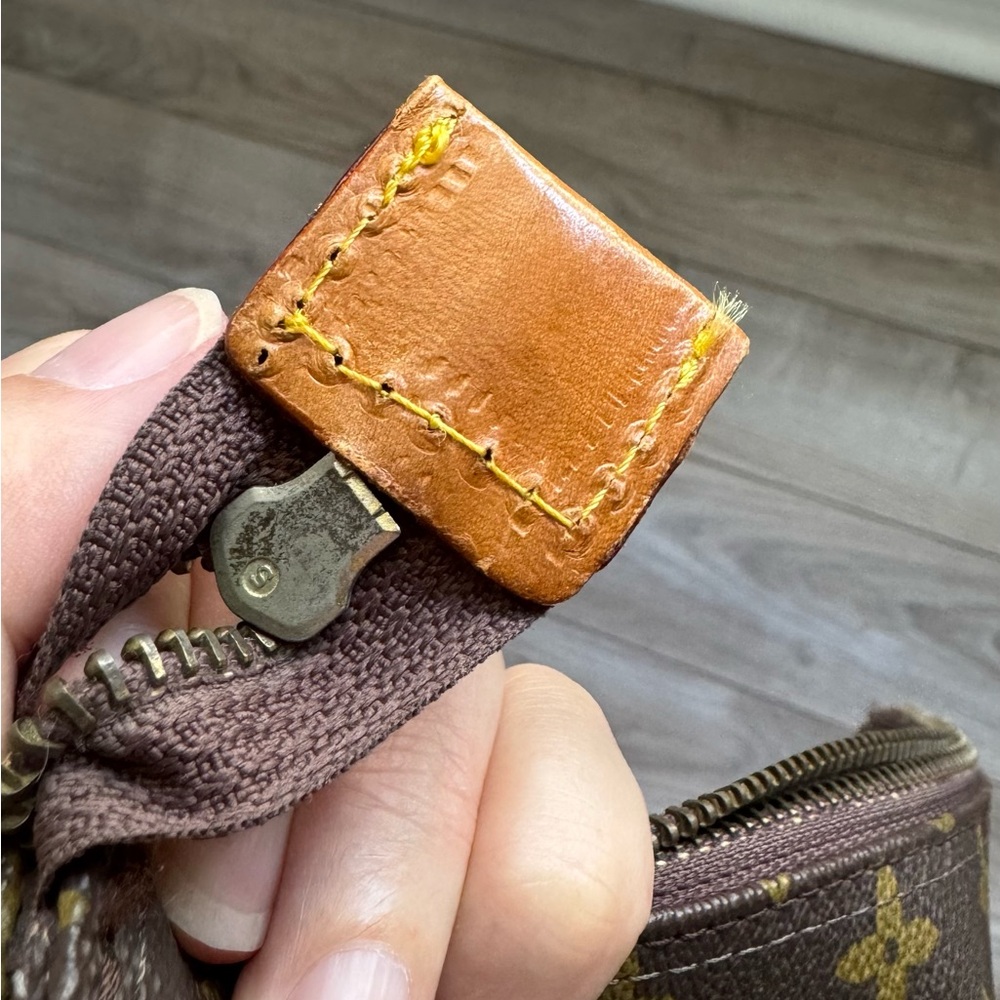 Louis Vuitton Brown Monogram Toiletry wristlet - Picture 11 of 11